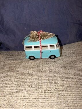 BNWT Decorative Light Blue teal Holiday Volkswagen Camper Ornament with Tree